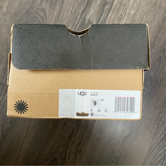 UGG Mascot Slipper (Model 1101110) Size 9 - Picture 3 of 7